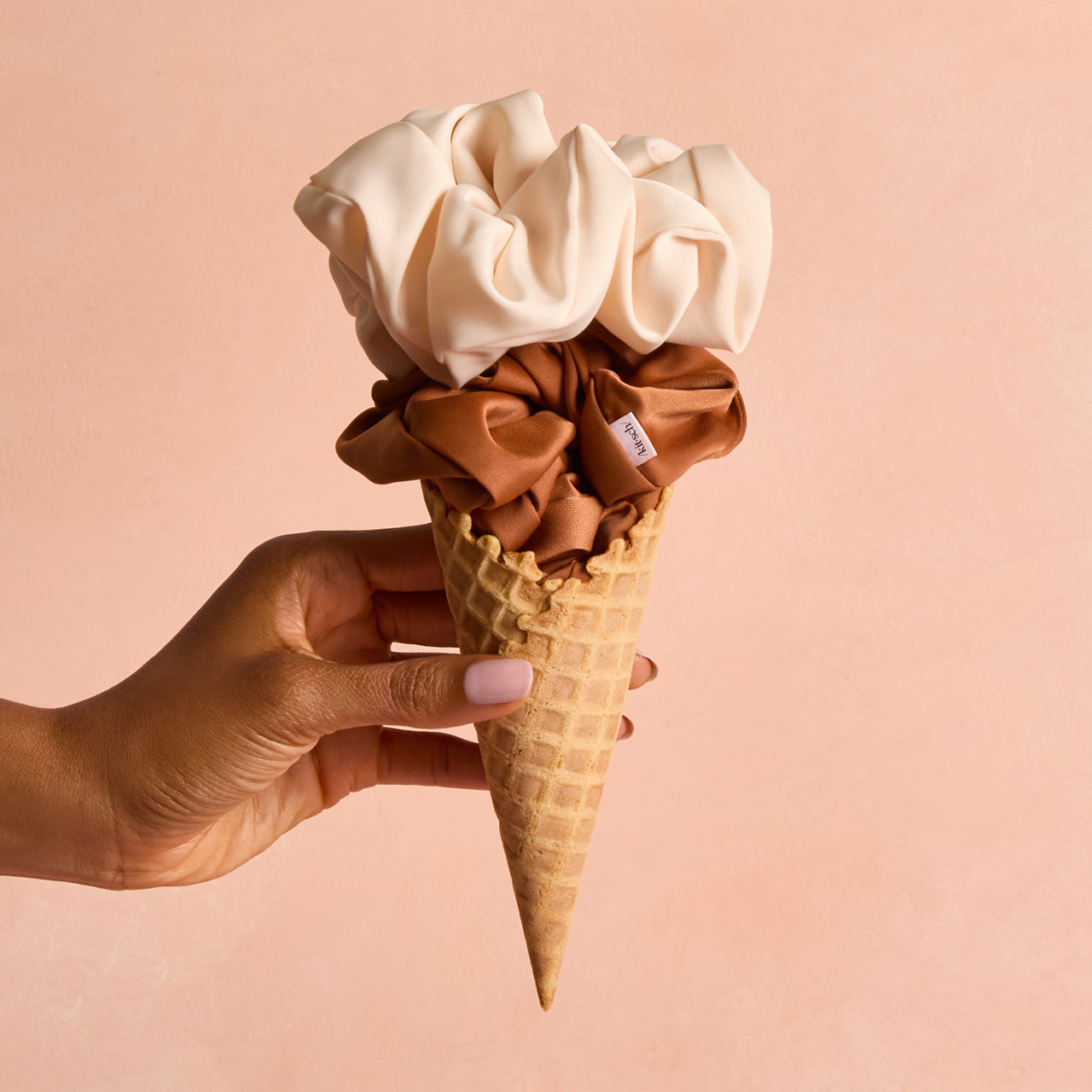 Chouchous oversize crème et camel