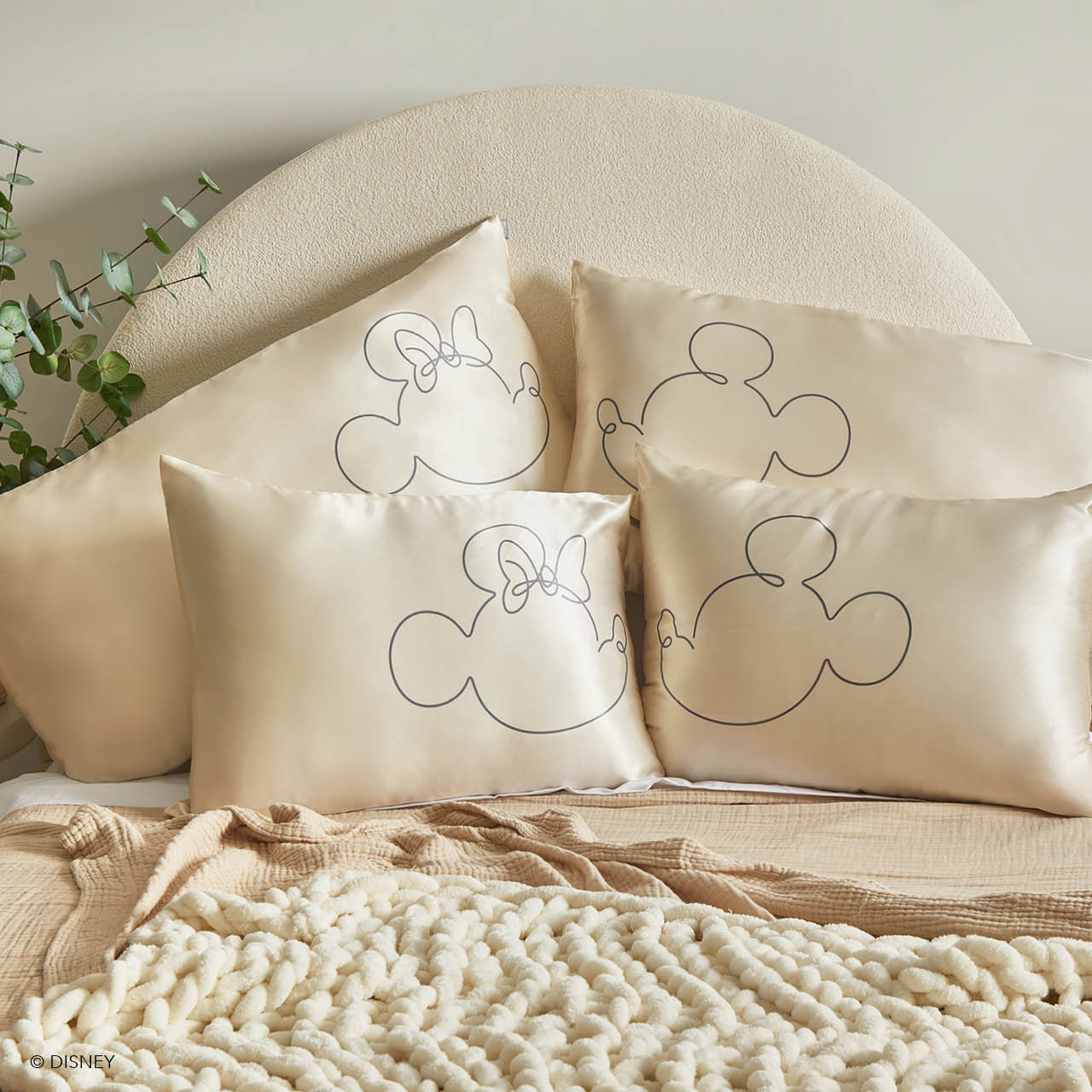 Kitsch & Mickey y Minnie Funda de Almohada de Satén Sra. Mouse - Crema