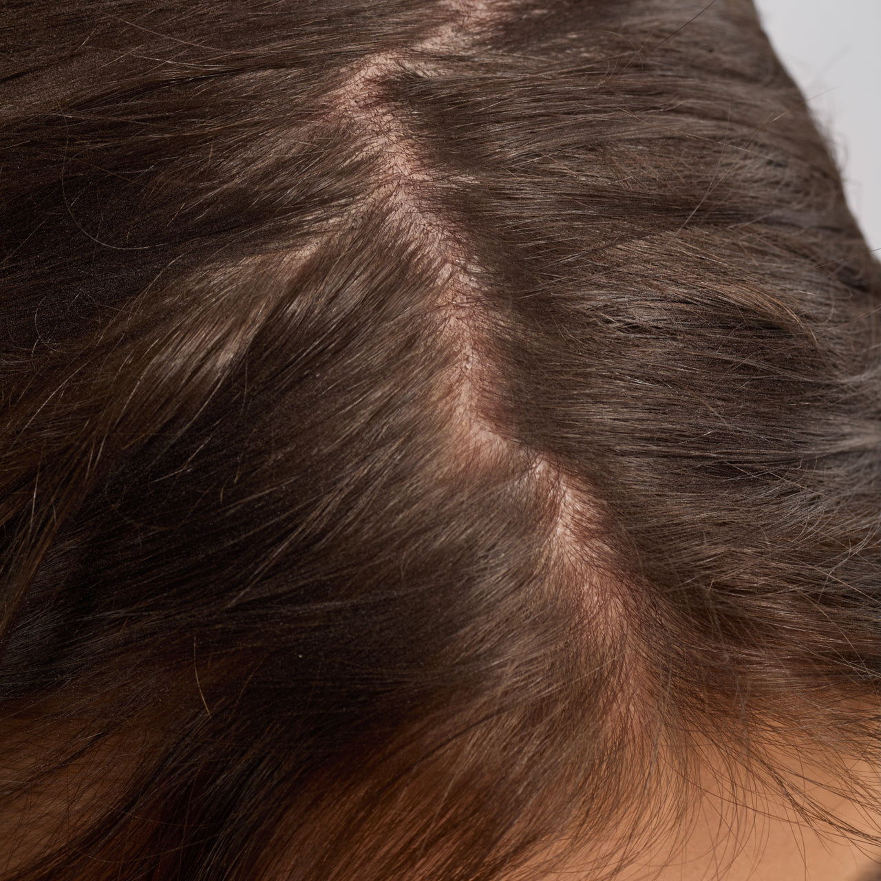 Huile fortifiante pour le cuir chevelu et les cheveux au romarin avec biotine