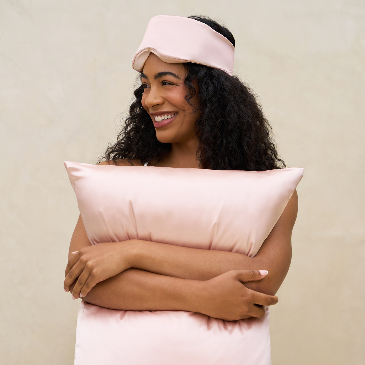 Mascherina contorno occhi effetto cuscino color blush