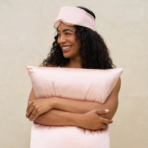 Mascherina contorno occhi effetto cuscino color blush